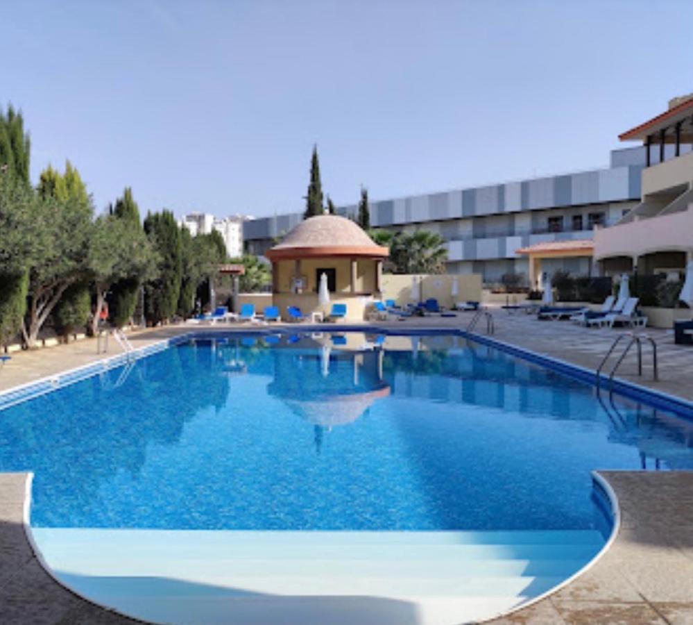 Queens Garden Walking Distance To The Beach Paphos Eksteriør billede