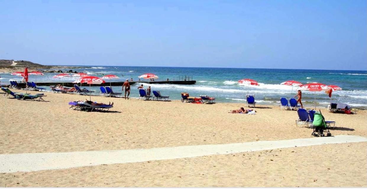 Queens Garden Walking Distance To The Beach Paphos Eksteriør billede
